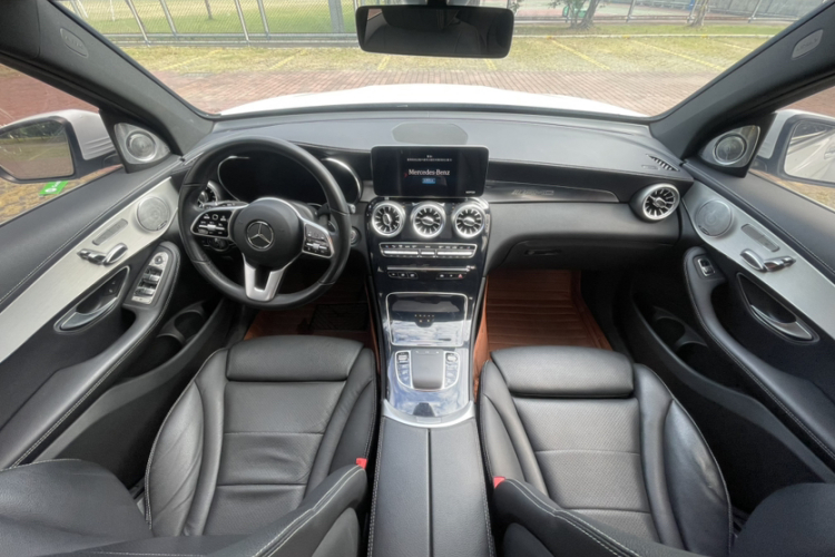 奔驰GLC 2021款 GLC 260 L 4MATIC 动感型中控内饰7002