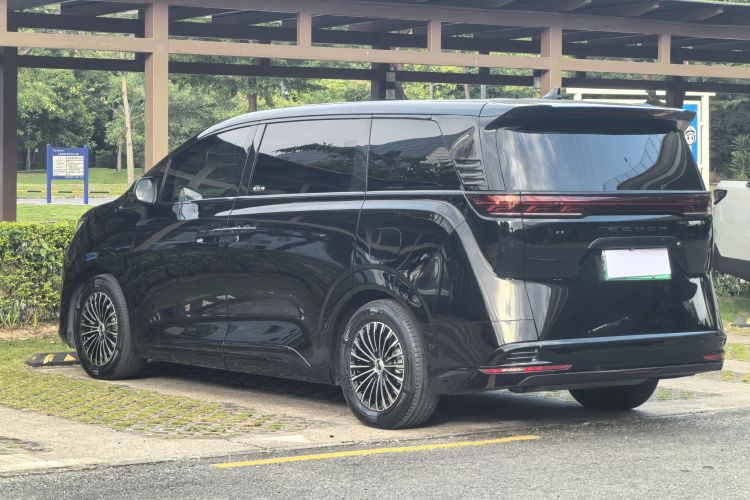 腾势D9 2024款 DM-i 980 四驱旗舰型车身外观6007