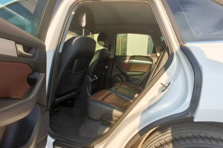 奥迪Q5 2016款 40 TFSI 技术型中控内饰7001