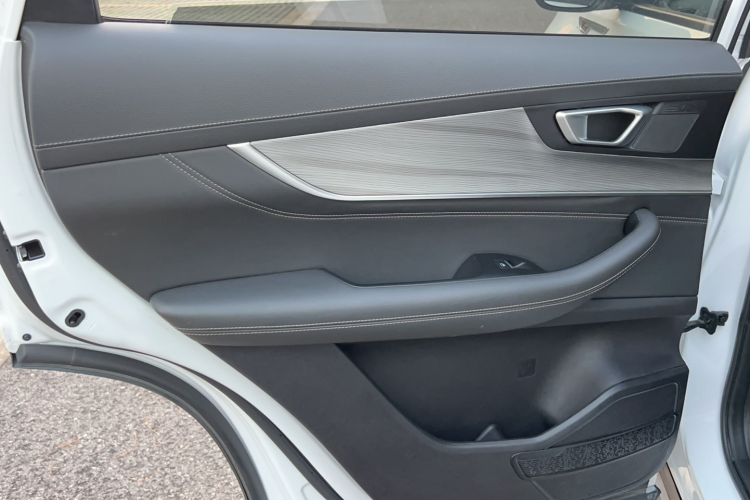 奇瑞 瑞虎8 PLUS 2022款 鲲鹏版 390TGDI DCT豪情版+中控内饰7004