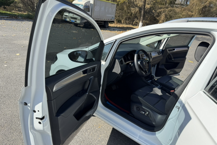 大众 高尔夫·嘉旅 2020款 280TSI 自动好奇型中控内饰7004