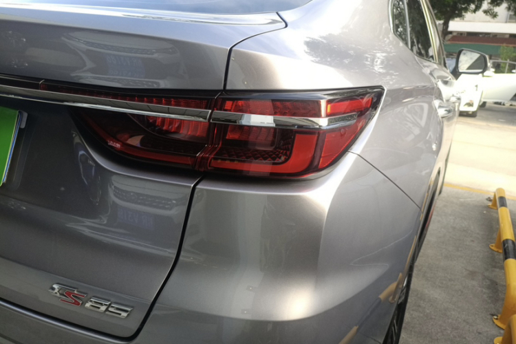 长安CS85 COUPE 2023款 1.5T DCT尊贵型车身外观6006