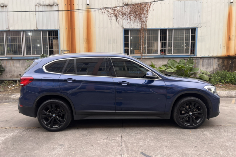 宝马X1 2021款 改款 sDrive20Li 时尚型车身外观6002