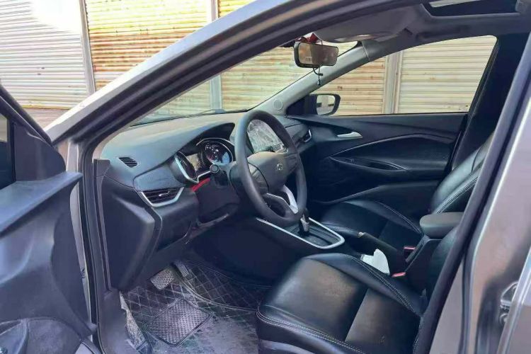 雪佛兰 科沃兹 2020款 Redline 325T 自动欣尚版 国VI中控内饰7002