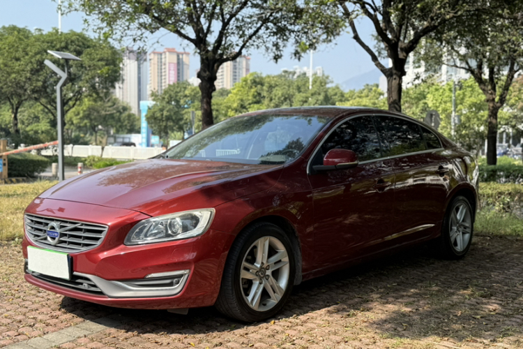 沃尔沃S60 2014款 S60L T5 智驭版车身外观1