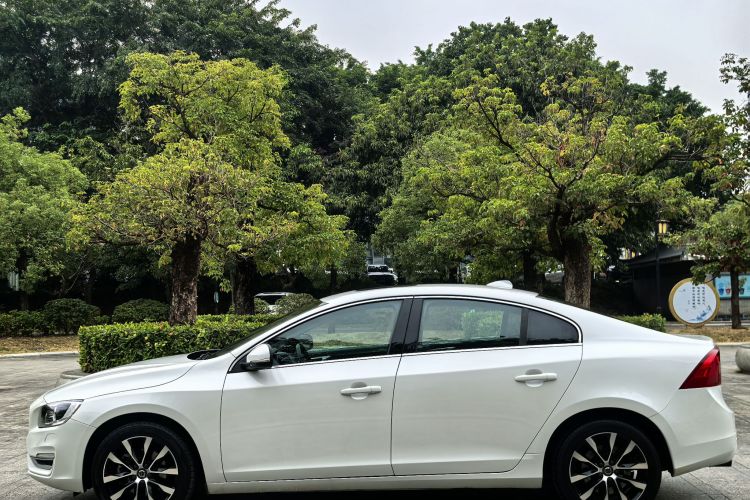 沃尔沃S60 2019款 S60L 改款 T5 智进进阶版车身外观6006