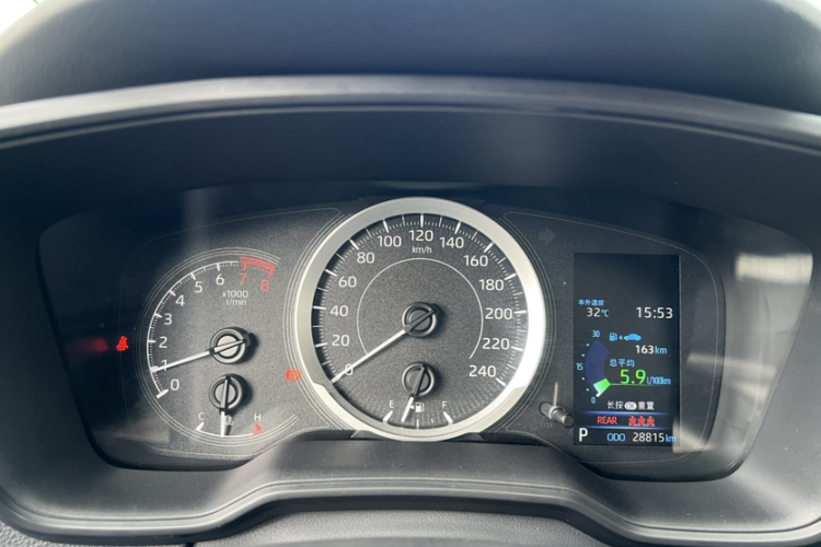 丰田 卡罗拉 2021款 TNGA 1.5L CVT先锋版中控内饰15