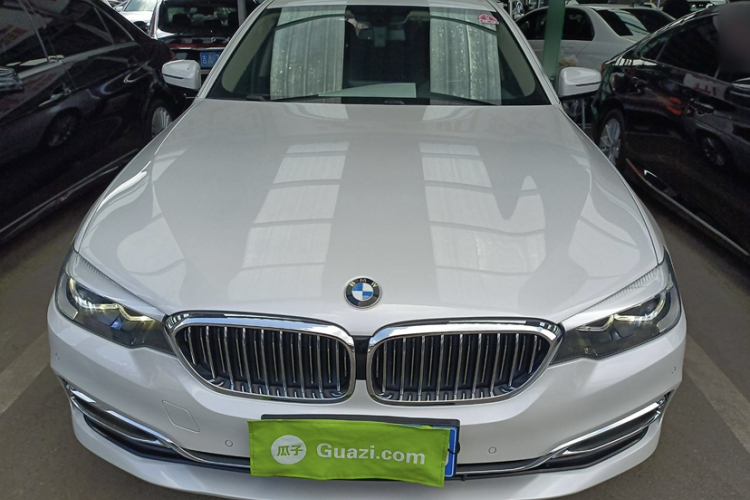 宝马5系 2019款 530Li xDrive 豪华套装车身外观6001