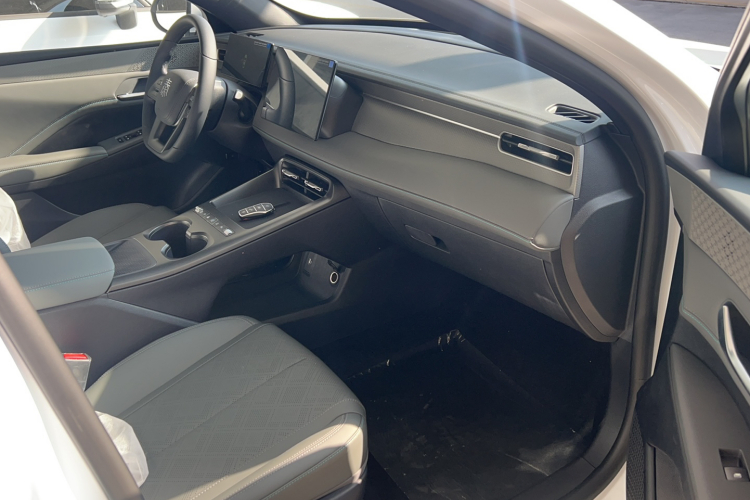 比亚迪 秦PLUS 2025款 DM-i 智驾版 128KM进取型中控内饰7002