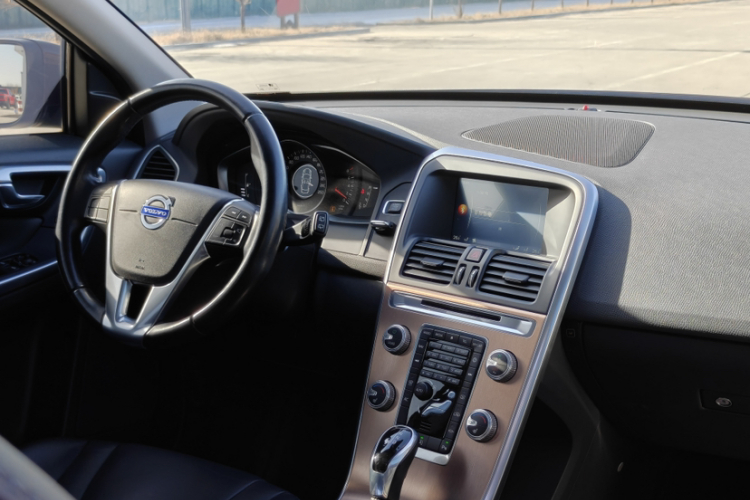 沃尔沃XC60 2015款 T5 智进版中控内饰7004
