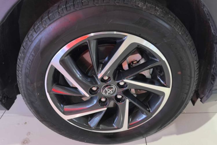 丰田C-HR 2023款 2.0L 豪华版车身外观6007