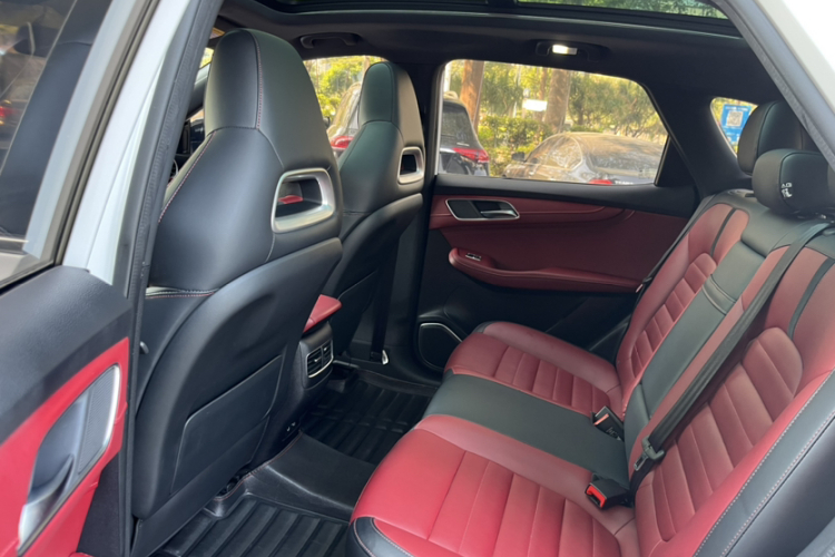 名爵HS 2019款 20T 自动两驱Trophy超跑版 国VI中控内饰7005