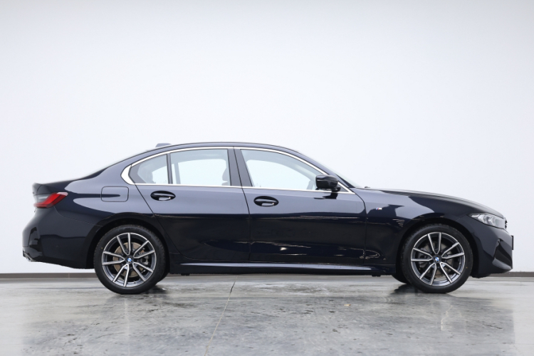 宝马3系 2025款 325i M运动套装车身外观6004