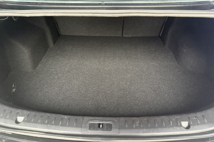 奔腾B70 2014款 2.0L 自动豪华型局部细节23