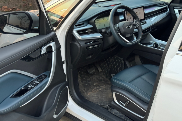 吉利汽车 2023款 嘉际L 1.5TD DCT豪华型中控内饰7011