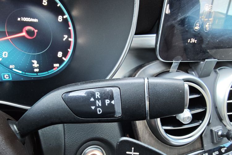 奔驰GLC 2020款 改款 GLC 260 L 4MATIC 动感型中控内饰7012