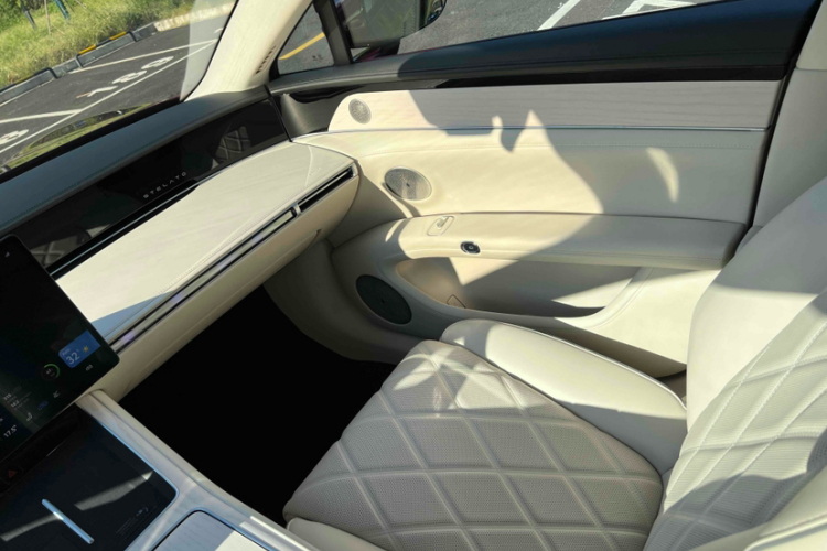 鸿蒙智行 享界S9 2024款 纯电 Ultra 四驱旗舰版中控内饰7004