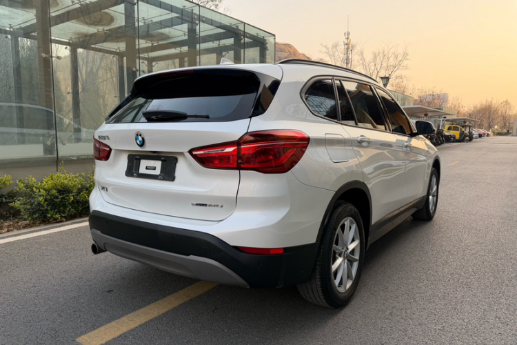 宝马X1 2019款 sDrive18Li 时尚型车身外观6008