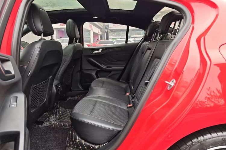 福特 福克斯 2020款 三厢 EcoBoost 180 自动ST Line中控内饰7003