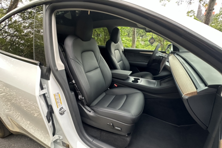 特斯拉 Model Y 2021款 长续航全轮驱动版 3D7中控内饰7005