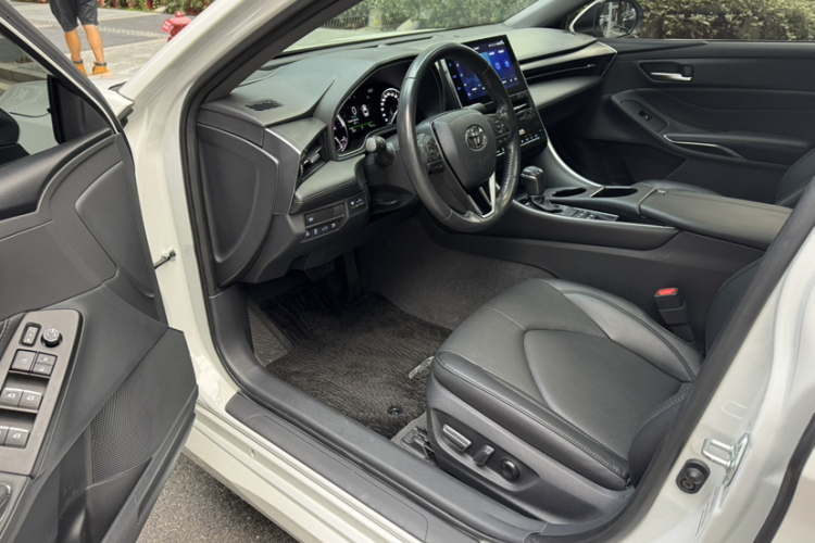 丰田 亚洲龙 2023款 双擎 2.5L 豪华版中控内饰7002