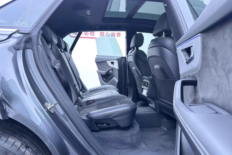 奥迪Q8 2019款 55 TFSI 臻选动感型中控内饰7005