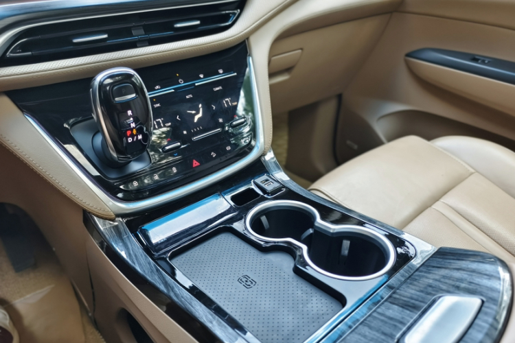 别克GL8 2020款 ES陆尊 653T 旗舰型中控内饰7005