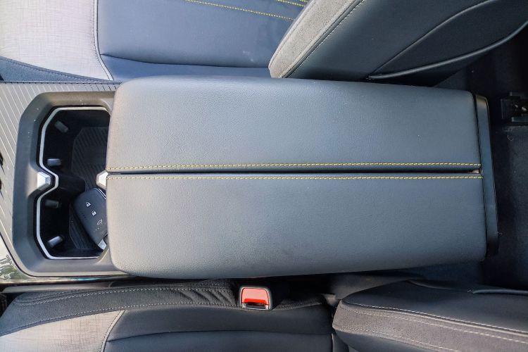 宝骏RM-5 2019款 1.5T CVT 24小时在线尊贵型 6座中控内饰7007