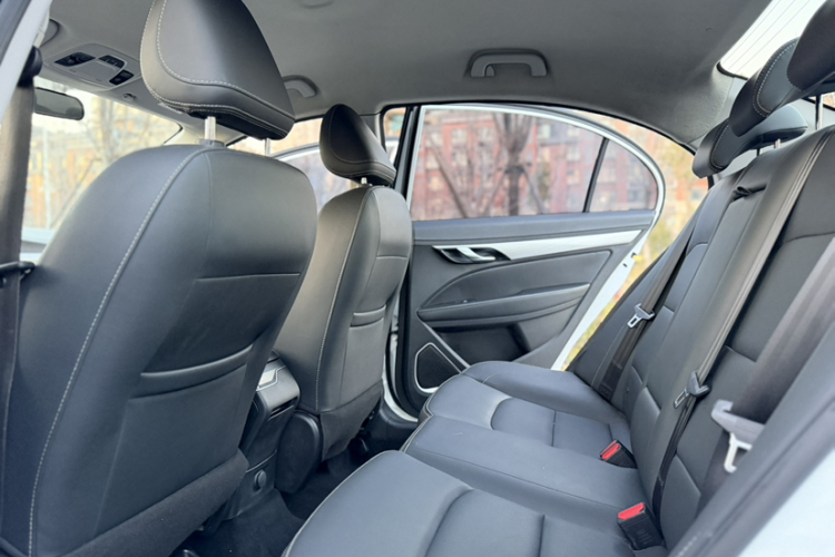 吉利汽车 帝豪 2020款 1.5L CVT舒适型中控内饰7003