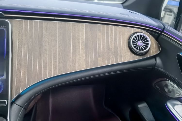 奔驰EQE 2022款 350 先锋版中控内饰7010