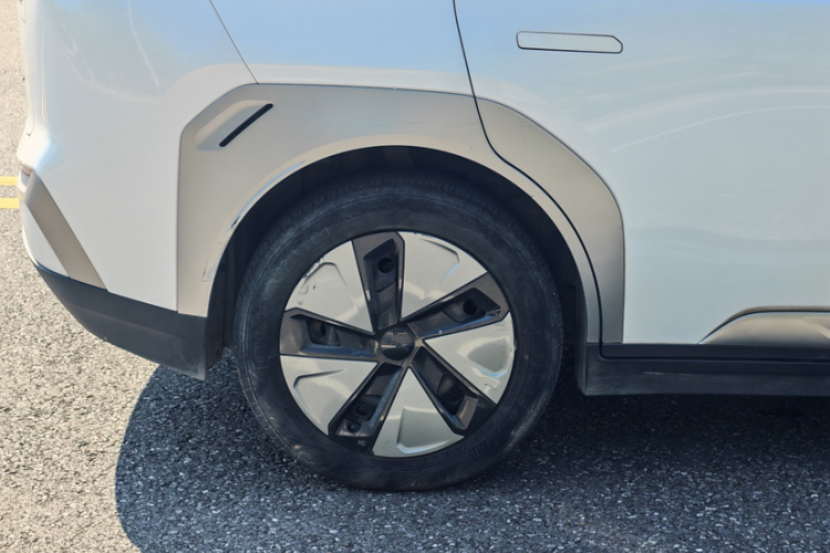 埃安 AION Y 2023款 Plus 510 乐享版车身外观6012