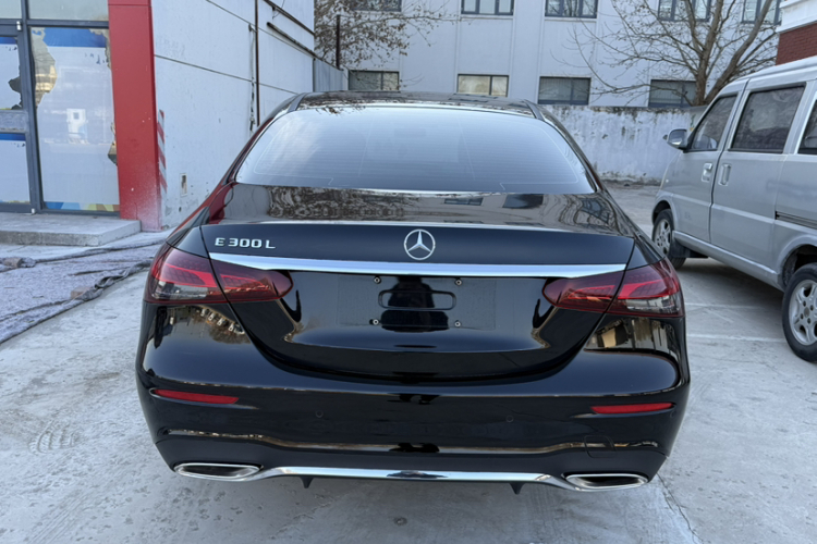 奔驰E级 2021款 E 300 L 运动时尚型车身外观6002