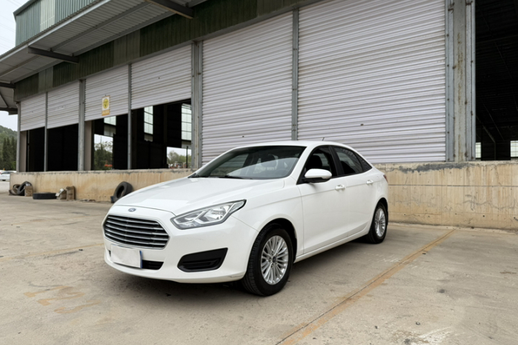 福特 福睿斯 2017款 改款 1.5L 自动舒适型车身外观1