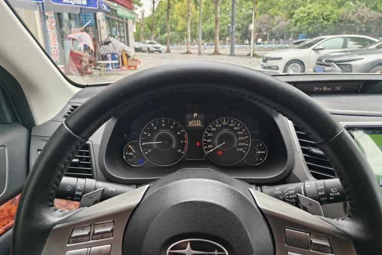 斯巴鲁 傲虎 2010款 2.5i豪华版中控内饰15