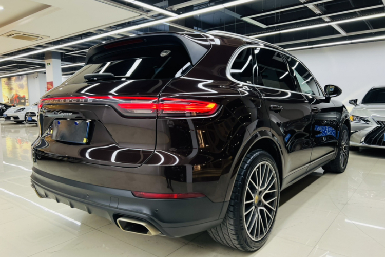 保时捷 2019款 Cayenne 3.0T车身外观6006
