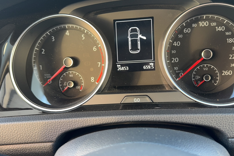 大众 高尔夫 2019款 1.6L 自动时尚型 国V中控内饰15