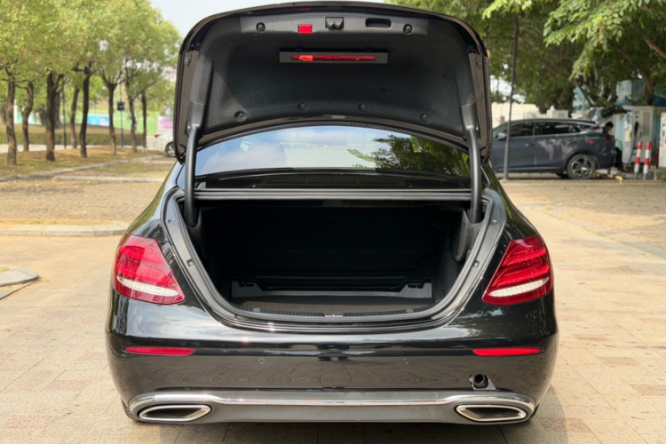 奔驰E级 2020款 改款 E 260 L车身外观6003