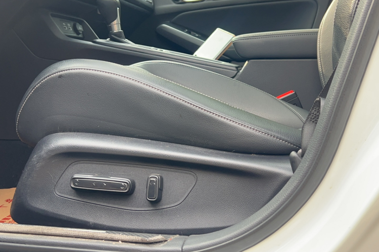 本田 思域 2022款 240TURBO CVT劲控版局部细节9013