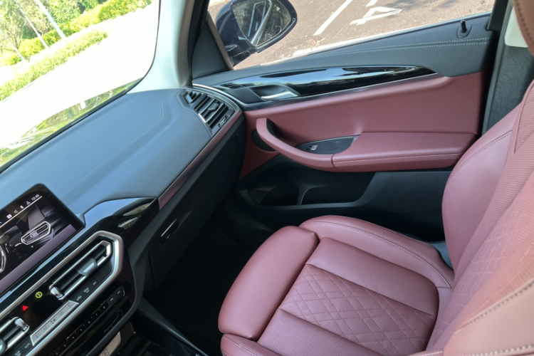 宝马iX3 2023款 领先型中控内饰7004