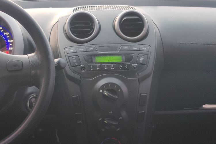 比亚迪F0 2015款 1.0L AMT 铉酷型局部细节16