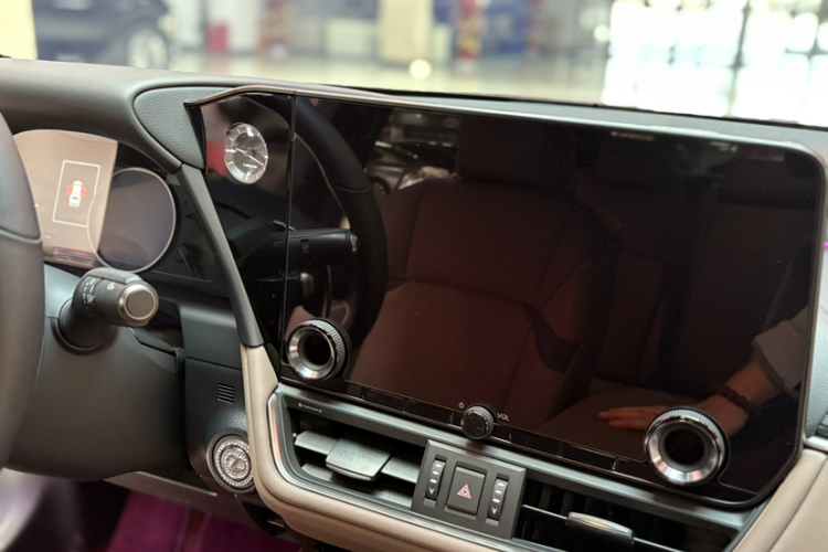 雷克萨斯ES 2025款 300h 臻享版中控内饰7010