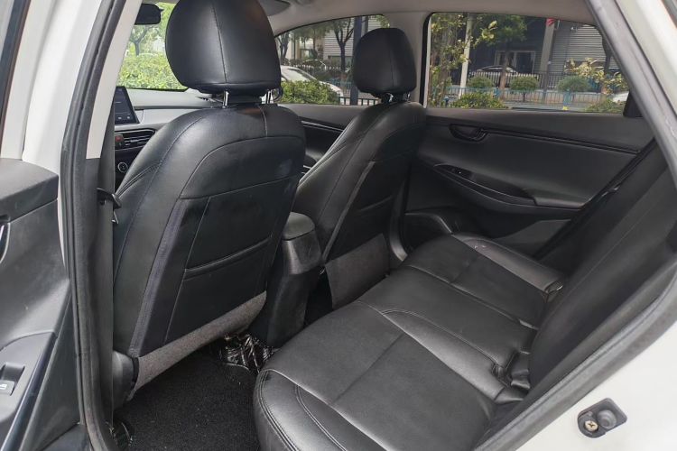 现代 悦动 2018款 1.6L 自动悦目版GL 国VI中控内饰7003