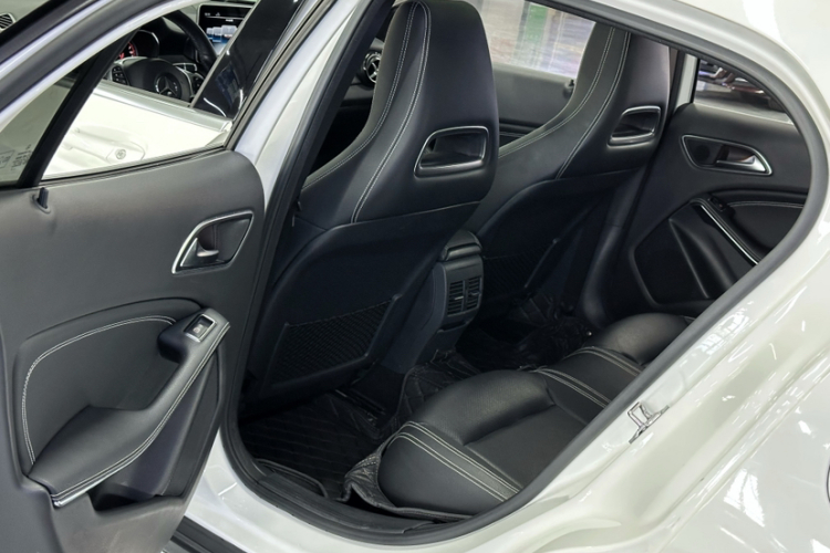 奔驰GLA 2019款 GLA 200 时尚型中控内饰7003