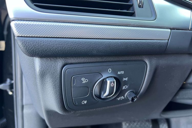 奥迪A6L 2018款 30周年年型 35 TFSI 时尚型局部细节9005