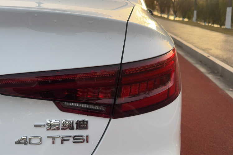 奥迪A4L 2018款 30周年年型 40 TFSI 进取型车身外观6008
