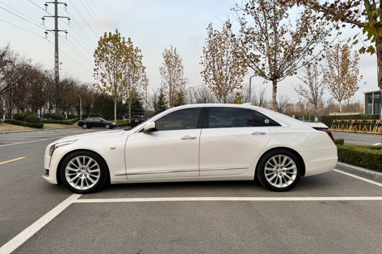 凯迪拉克CT6 2017款 28T 领先型车身外观6008