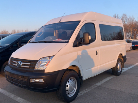 上汽大通MAXUS 新途V80 2019款 2.5T经典款6挡手动傲运通改款短轴中顶5/6座