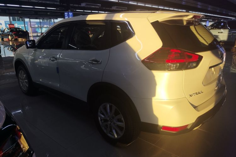 日产 奇骏 2023款 经典 2.0L 两驱智联臻享版车身外观6003