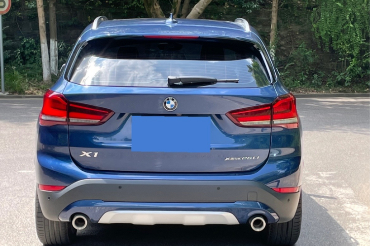 宝马X1 2021款 xDrive25Li 尊享型车身外观6002