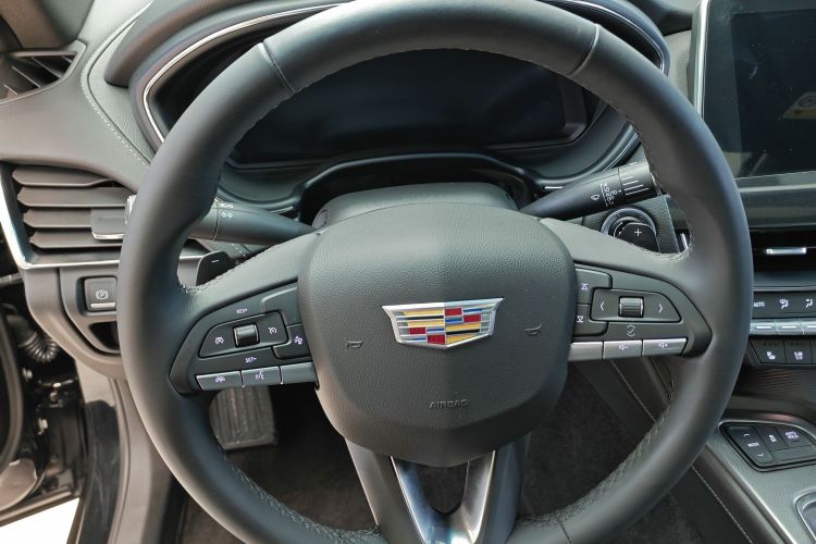 凯迪拉克CT5 2023款 28T 豪华型（标准版）中控内饰7002